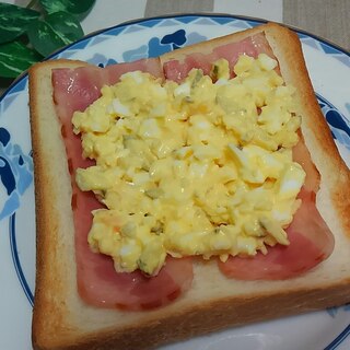 朝食に☆ベーコンとタルタルソースのトースト